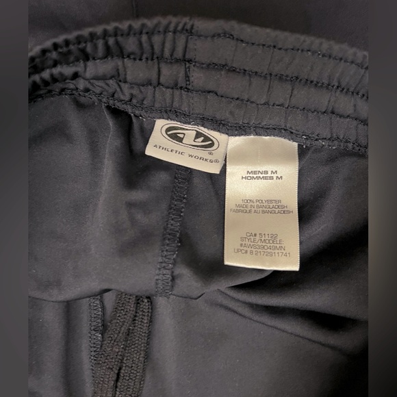 Men’s athletic shorts - Picture 3 of 3